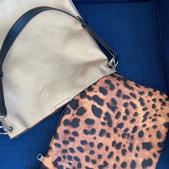 CO LAB Golden purse with inside leopard zip and snap closure. - Picture 2 of 16